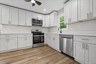 14 Corona Rd, Sound Beach, NY 11789 - Photo 9