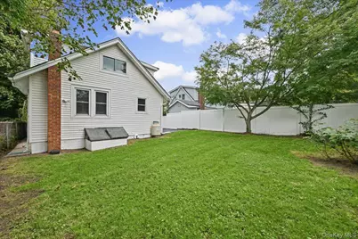14 Corona Road, Sound Beach, NY 11789 - Photo 29