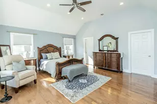 752 Kensington Ct, Westbury, NY 11590 - Photo 25