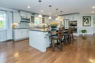 752 Kensington Ct, Westbury, NY 11590 - Photo 7