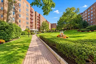 1300 Midland Ave, Yonkers, NY 10704 - Photo 21