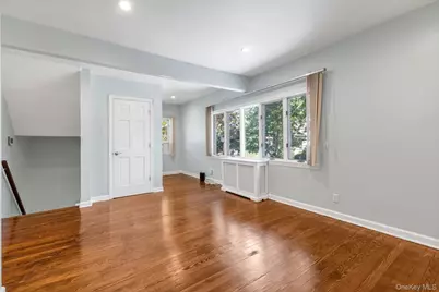 48 Emerson Avenue, Floral Park, NY 11001 - Photo 5