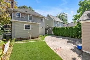 48 Emerson Ave, Floral Park, NY 11001 - Photo 19