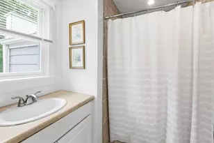 718 Montauk Hwy, East Quogue, NY 11942 - Photo 5