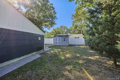 10 Nesaquake Trail, Ridge, NY 11961 - Photo 35