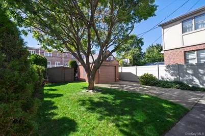 60-50 69th Lane, Maspeth, NY 11378 - Photo 5