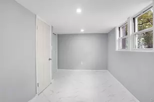 2729 Paulding Ave, Bronx, NY 10469 - Photo 23