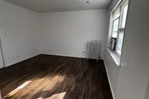 1670 Hunt Ave, Bronx, NY 10462 - Photo 5