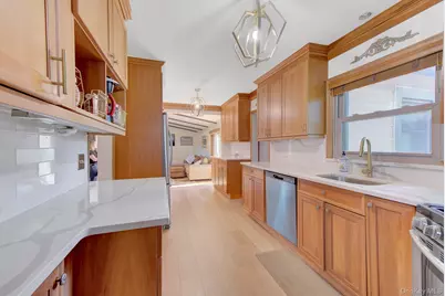 258 Rider Avenue, Malverne, NY 11565 - Photo 13