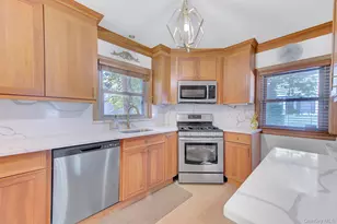 258 Rider Ave, Malverne, NY 11565 - Photo 11
