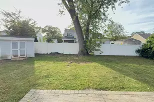 15 Huron St, Port Jefferson, NY 11776 - Photo 17