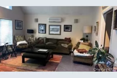 12 Silverbirch Road, Merrick, NY 11566 - Photo 11