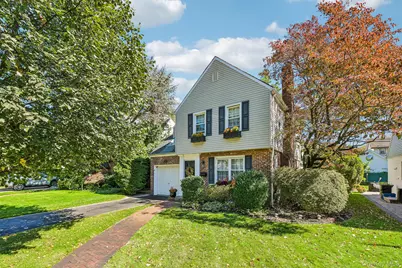 20 Revere Drive E, Floral Park, NY 11001 - Photo 3