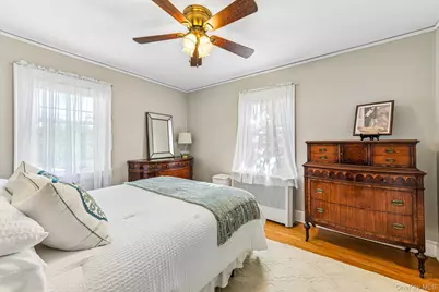20 Revere Drive E, Floral Park, NY 11001 - Photo 27