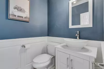 140 Rivendell Court, Melville, NY 11747 - Photo 17