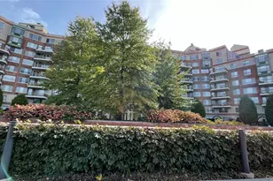 111 Cherry Valley Ave, Garden City, NY 11530 - Photo 21