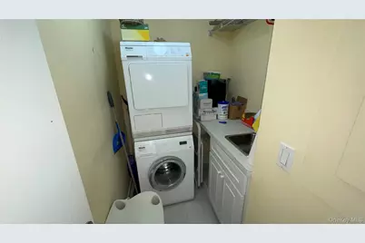 111 Cherry Valley Avenue #702 W, Garden City, NY 11530 - Photo 19
