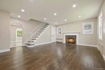 48 Flower Street, Hicksville, NY 11801 - Photo 9