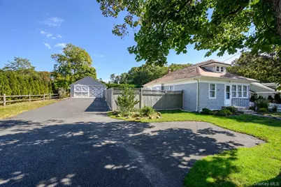 16 Squiretown Road, Hampton Bays, NY 11946 - Photo 1