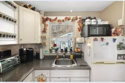 4 Village Drive, Greenwood Lake, NY 10925 - Photo 11