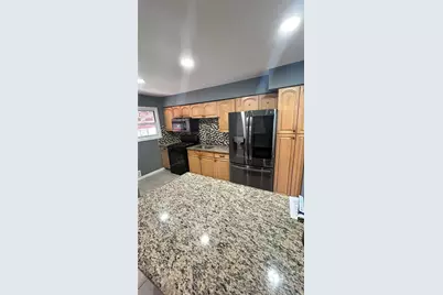 200 Hancock St, Brentwood, NY 11717 - Photo 7