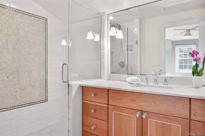 51 Maywood Road, New Rochelle, NY 10804 - Photo 31