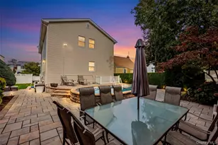 1079 Van Buren Ave, Franklin Square, NY 11010 - Photo 39