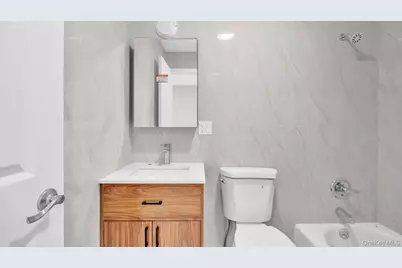 957 E 229th Street, Bronx, NY 10466 - Photo 37