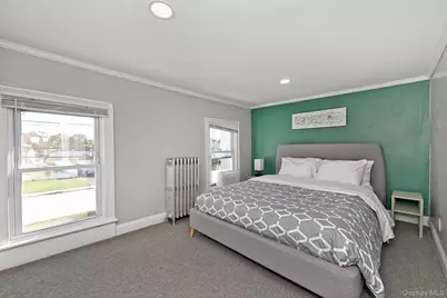 2086 Washington Avenue, Seaford, NY 11783 - Photo 17