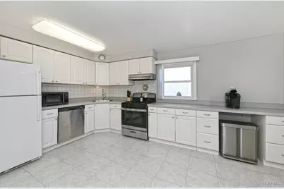 2086 Washington Avenue, Seaford, NY 11783 - Photo 5