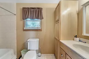 33 Mohawk Dr, North Babylon, NY 11703 - Photo 25