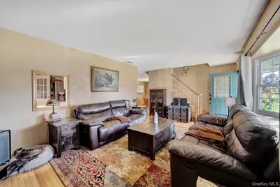 33 Mohawk Drive, North Babylon, NY 11703 - Photo 5