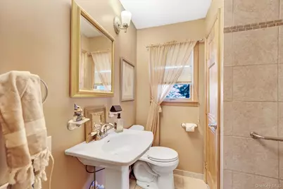 33 Mohawk Drive, North Babylon, NY 11703 - Photo 19