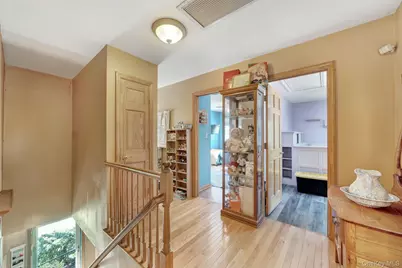 33 Mohawk Drive, North Babylon, NY 11703 - Photo 27