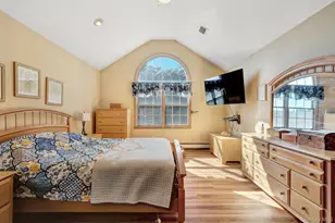 33 Mohawk Dr, North Babylon, NY 11703 - Photo 23