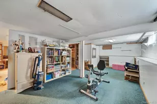 33 Mohawk Dr, North Babylon, NY 11703 - Photo 37