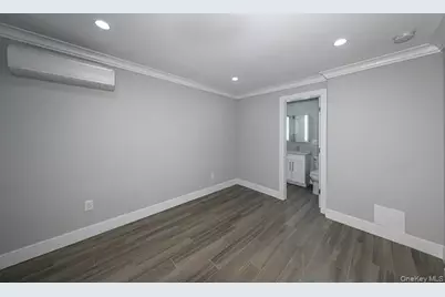 37-5 New York Avenue #37-5, Huntington, NY 11743 - Photo 3