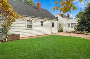 34 Horton Rd, Valley Stream, NY 11581 - Photo 3