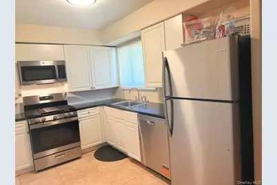 96 Feller Drive, Central Islip, NY 11722 - Photo 5