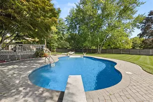 1 Hunting Hill Dr, Blue Point, NY 11715 - Photo 23