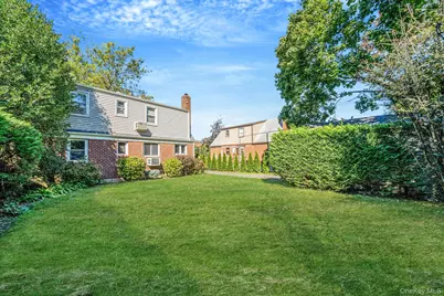 127 Locust Street, Floral Park, NY 11001 - Photo 23