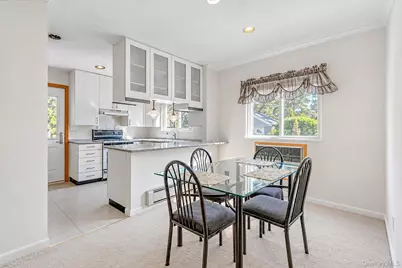 127 Locust Street, Floral Park, NY 11001 - Photo 7