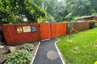 1374 Midland Ave, Yonkers, NY 10708 - Photo 9