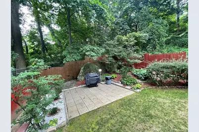 1374 Midland Avenue #402, Yonkers, NY 10708 - Photo 11