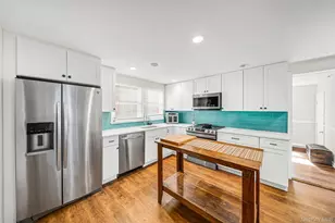 12 Mountain St, Ronkonkoma, NY 11779 - Photo 9