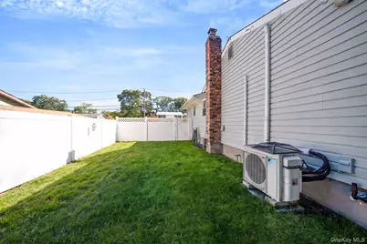 12 Mountain Street, Ronkonkoma, NY 11779 - Photo 21