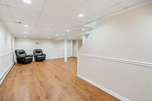 14 Harbor Ln, Glen Head, NY 11545 - Photo 35