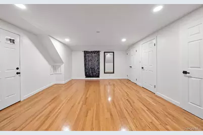 35 E Euclid Street, Valley Stream, NY 11580 - Photo 7