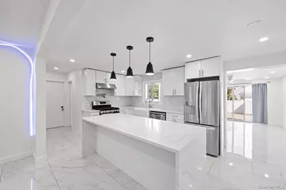 35 E Euclid Street, Valley Stream, NY 11580 - Photo 3