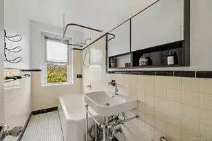 2160 Bronx Pk E, Bronx, NY 10462 - Photo 19